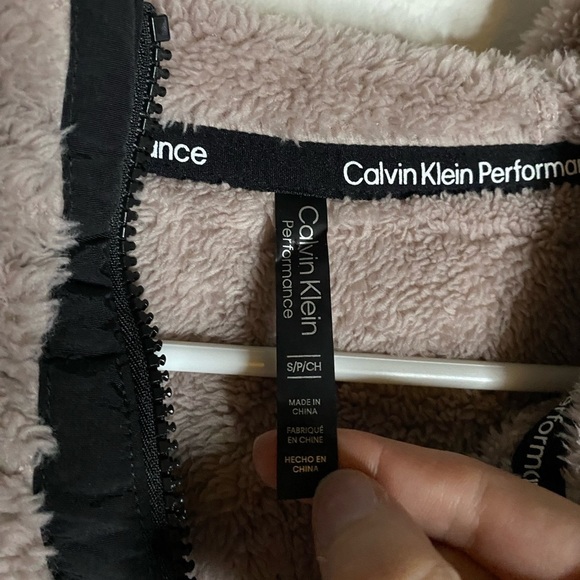 Calvin Klein Performance pink blush Beige plush Jacket small - Picture 3 of 3